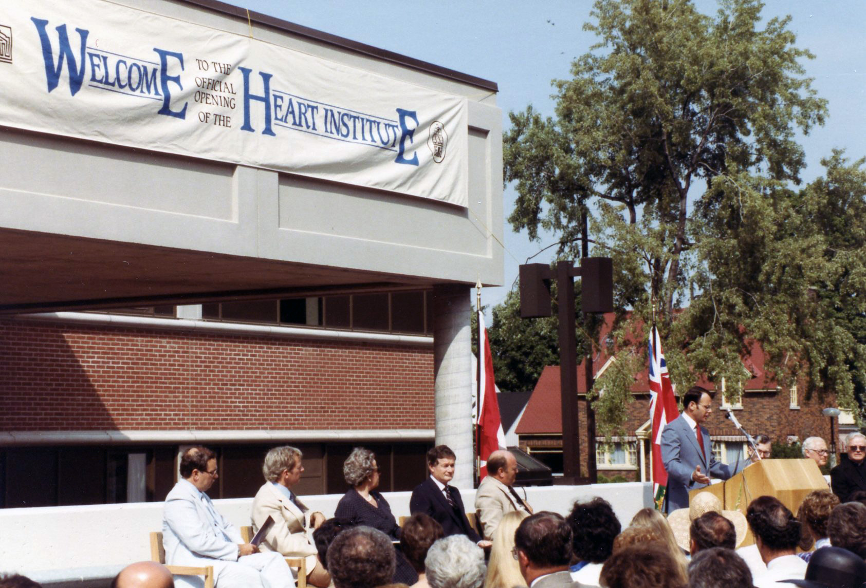 Crowds gather for the opening of the Ottawa Heart Institute in May 1976.