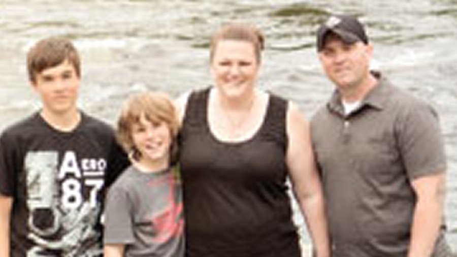 Adult congenital heart disease patient Lana Gillard and her family