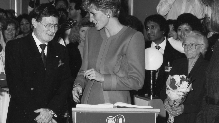 Diana, Princess of Wales, and Dr. Wilbert Keon at the Ottawa Heart Institute in 1991.