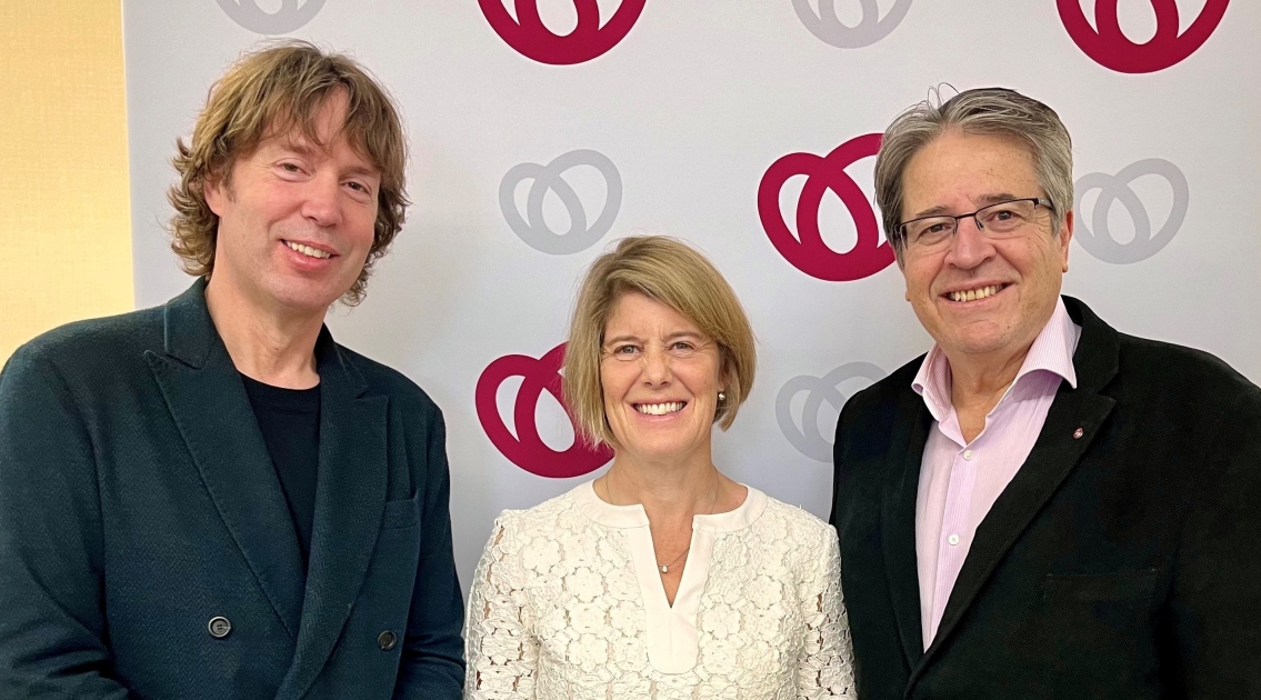 Le Dr Marc Ruel (à gauche), Carolyn Pullen (au centre), et le Dr Thierry Mesana à l’atelier de lancement de l'alliance des centres de santé cardiovasculaire du Canada.